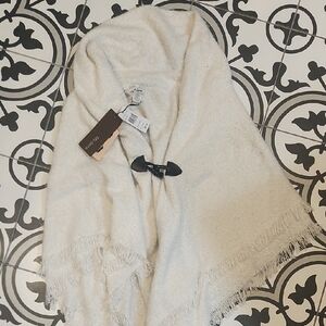 Elegant Cream Poncho with Toggle Closure